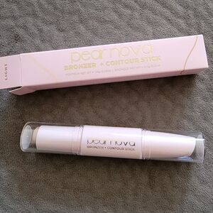 Pear nova Bronzer + Contour Stick in Light